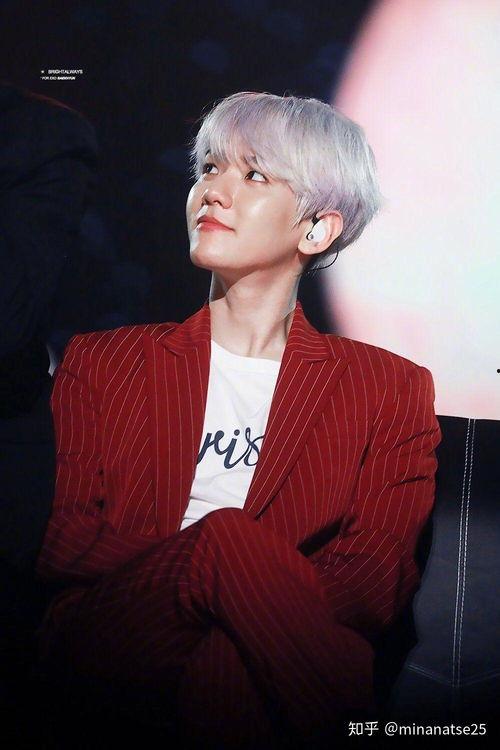 边伯贤可爱图片,可爱瞬间引粉丝狂热追捧