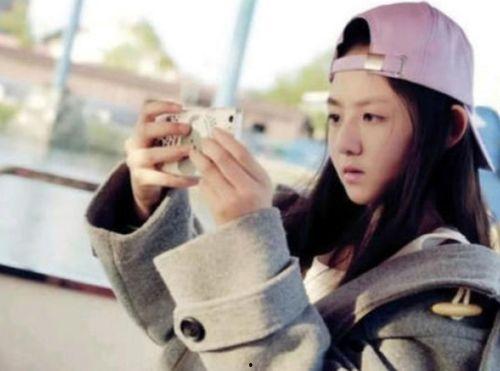 小艾的家庭的背景,逆境中的成长与蜕变